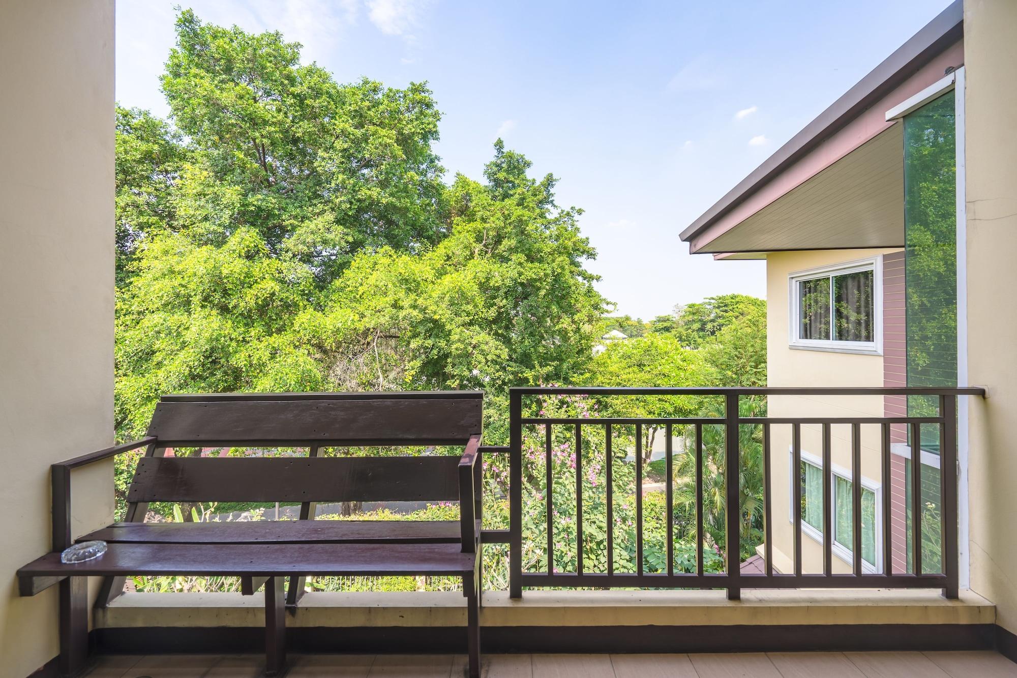 Suphan Lake Hometel Bangkok Exterior photo