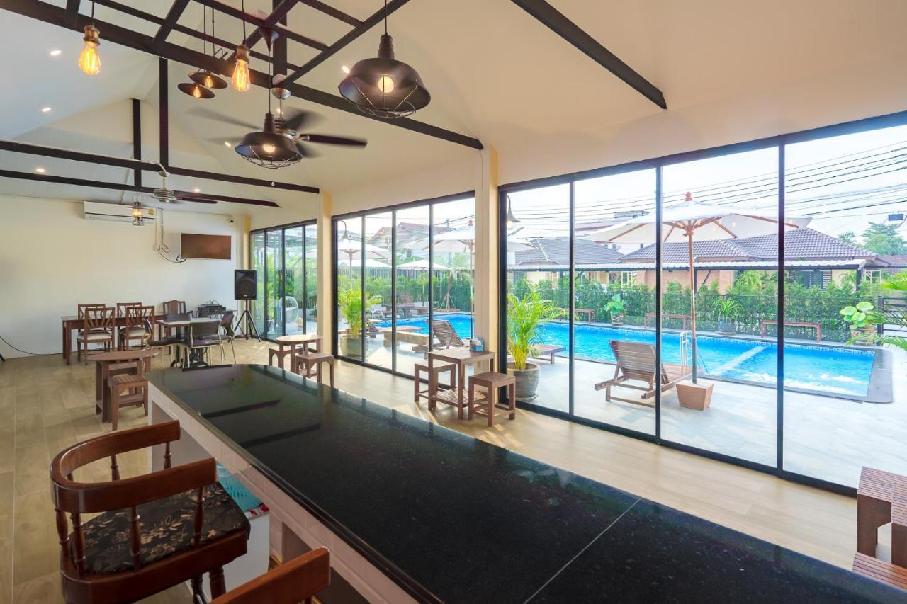 Suphan Lake Hometel Bangkok Exterior photo